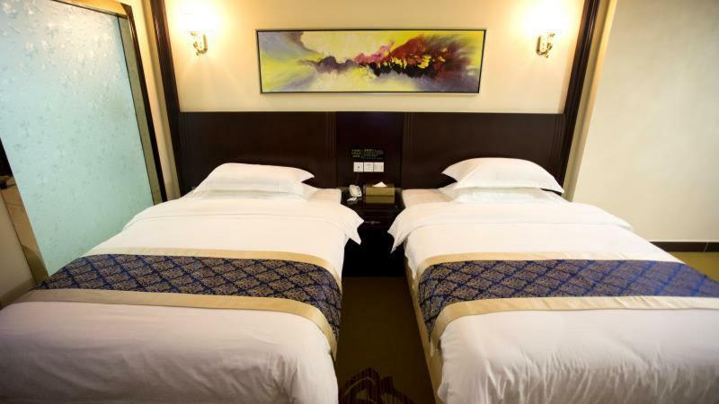 Longhui Business Hotel Хойчжоу Екстер'єр фото