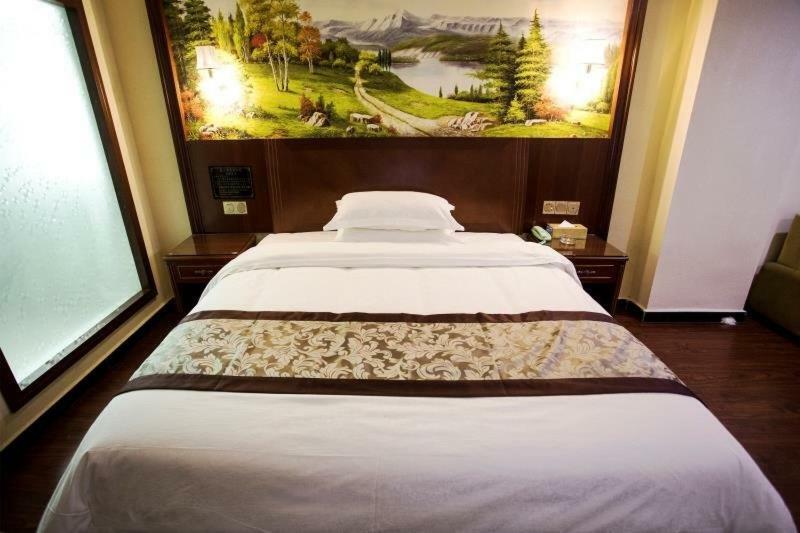 Longhui Business Hotel Хойчжоу Екстер'єр фото