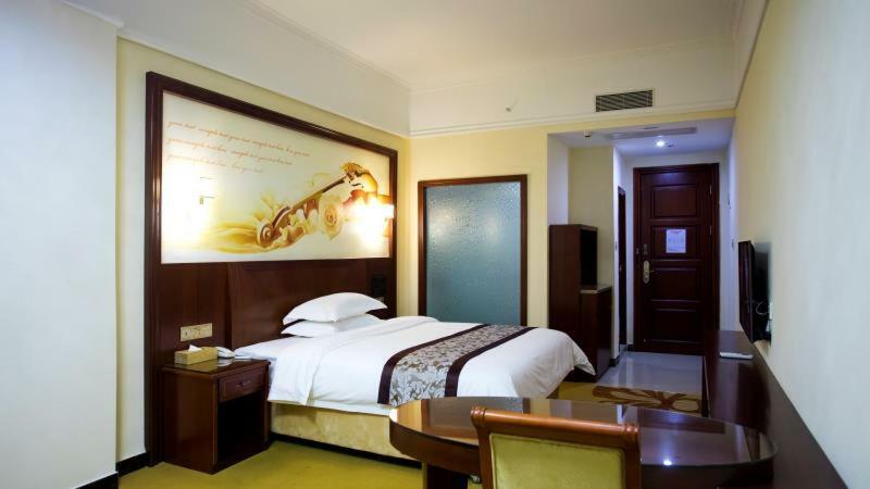Longhui Business Hotel Хойчжоу Екстер'єр фото